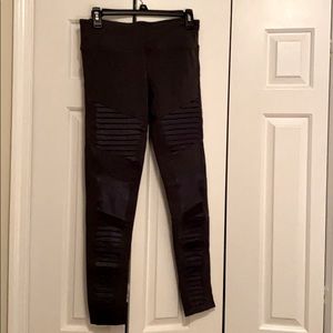 NWOT Alo moto leggings